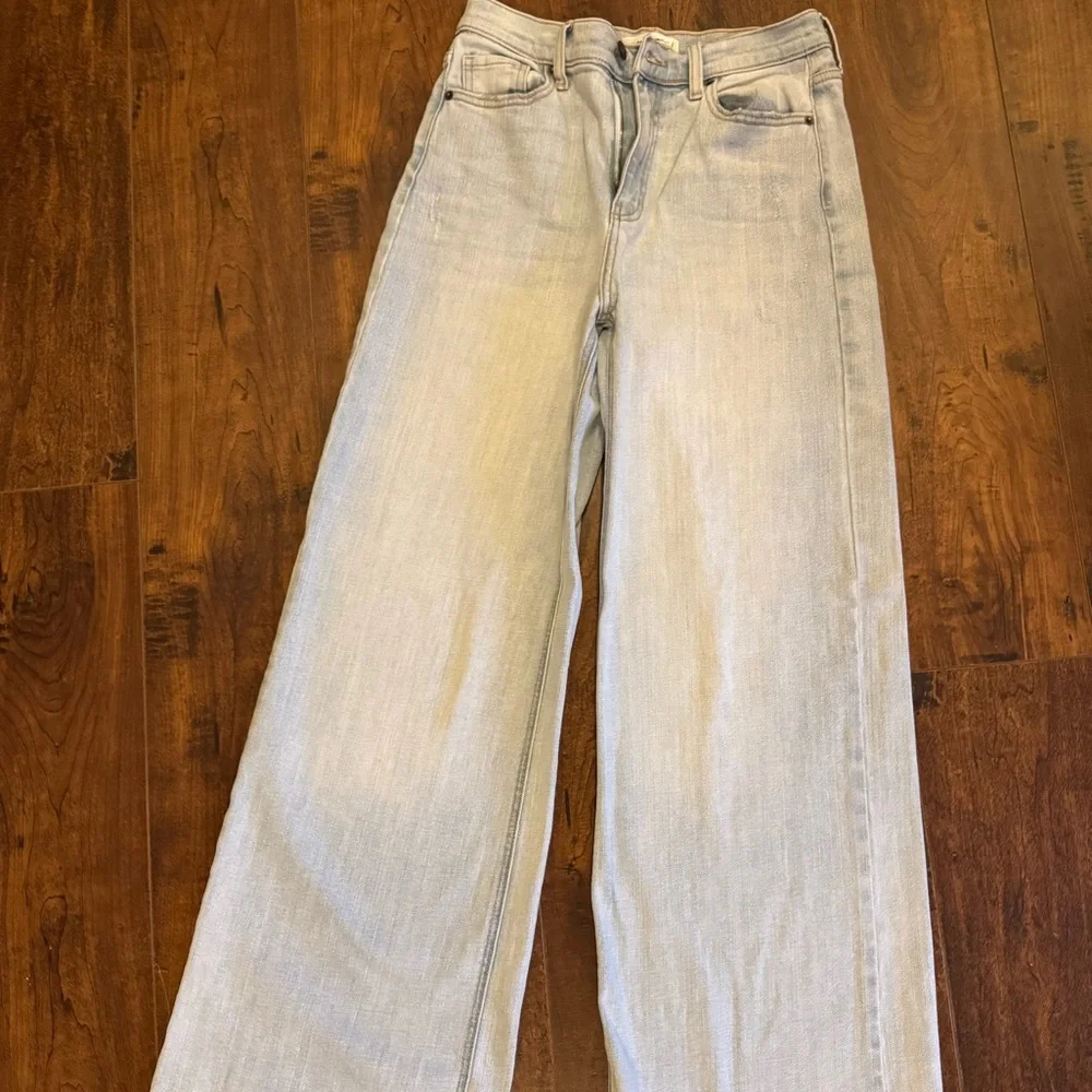 Carly Jean Los Angeles (CJLA) Light Wash Holland Wide-Leg Jeans in size 5 - Picture 3 of 5